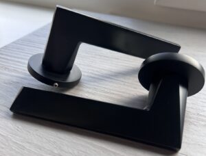 Dortek juodos spalvos